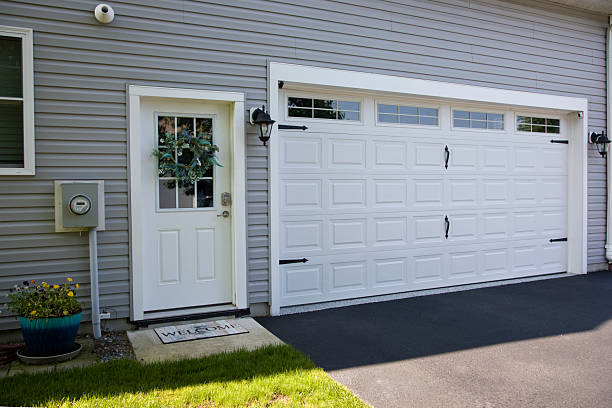 24/7 Emergency Garage Door Panel Replacement experts in Carson County County, TX